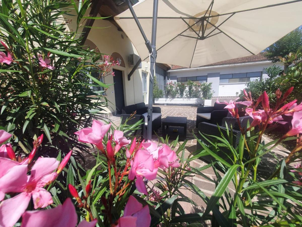 Agriturismo Monteroseo Bedizzole Ngoại thất bức ảnh